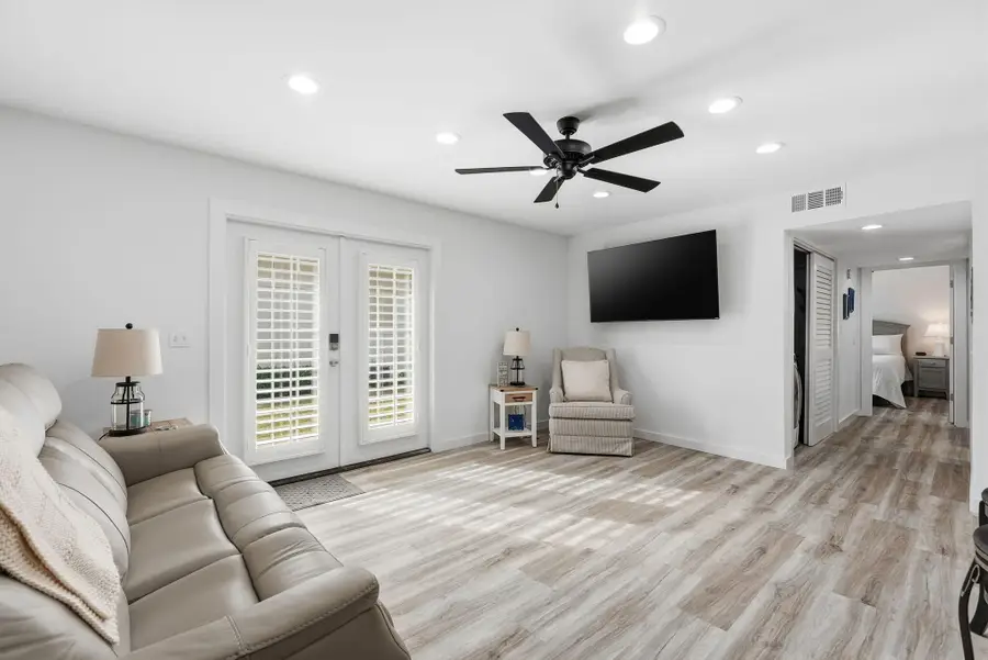 2100 W Beach Drive #APT A102, Panama City, FL 32401 - Image #3