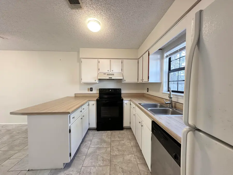 223 Oxford Court, Mary Esther, FL 32569 - Image #2