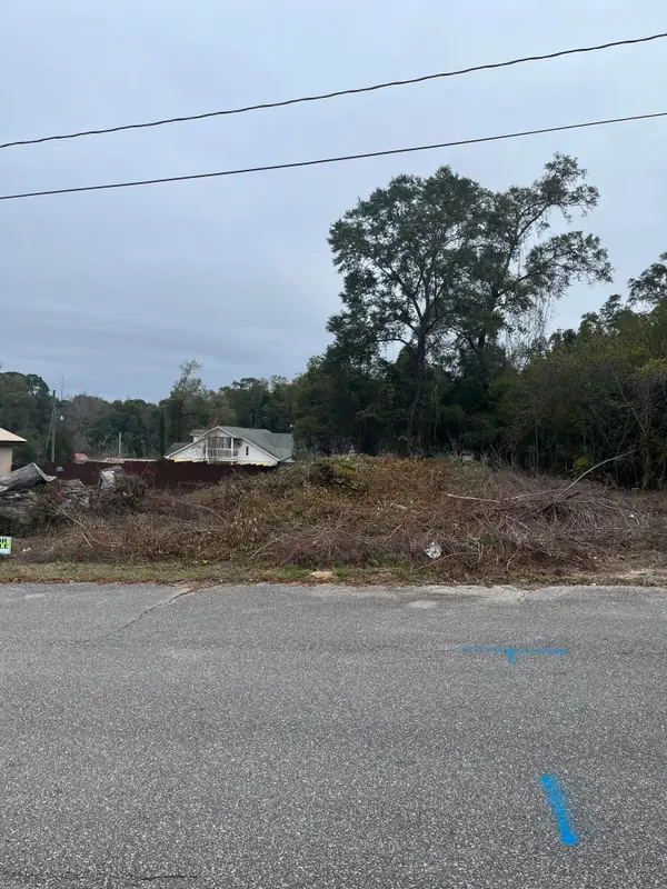 1061 E Sloss Avenue #Lot 1061, DeFuniak Springs, FL 32433