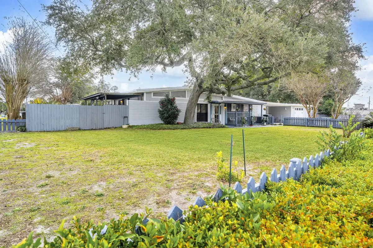 111 SW Cedar Avenue, Fort Walton Beach, FL 32548 - Image #1