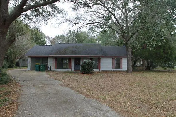 110 Oakmont Drive, Crestview, FL 32539 - Image #1