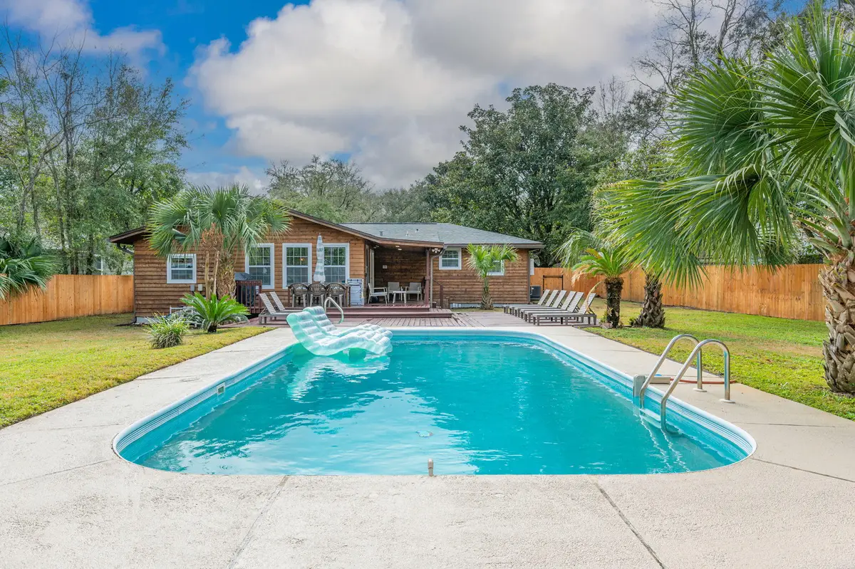 111 NE Patton Drive, Fort Walton Beach, FL 32547 - Image #1