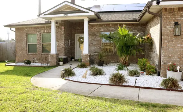 2 W Casa Loma Drive, Mary Esther, FL 32569