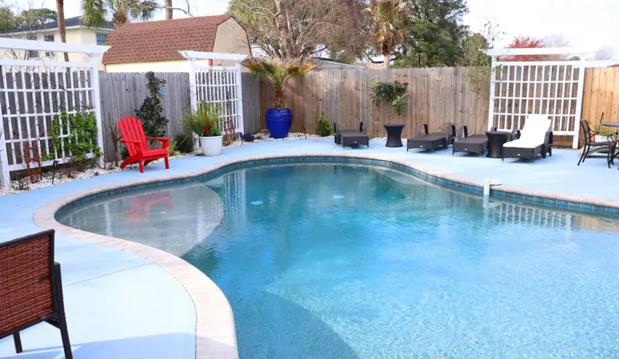 2 W Casa Loma Drive, Mary Esther, FL 32569 - Image #3