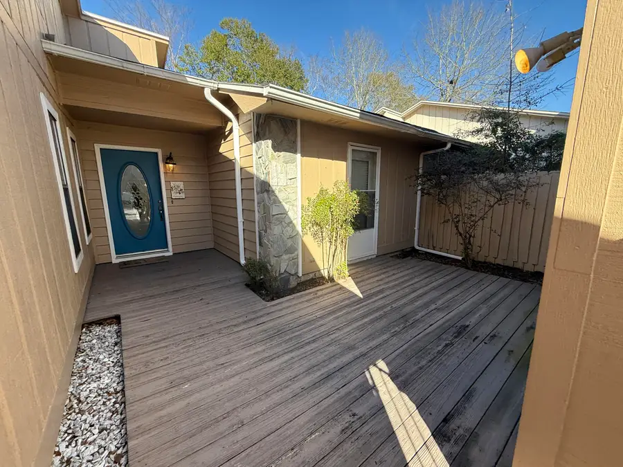 111 Post Oak Place, Shalimar, FL 32579 - Image #2