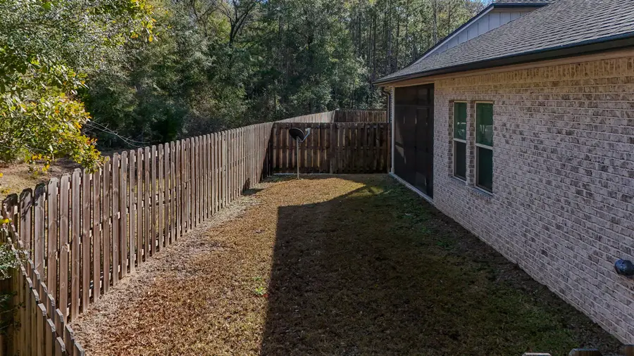 9 Laurel Oaks Drive, Freeport, FL 32439 - Image #3