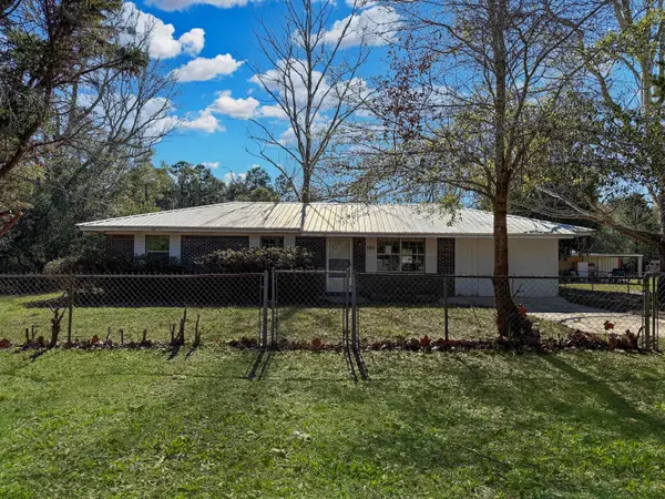 210 Sidney Avenue, DeFuniak Springs, FL 32433