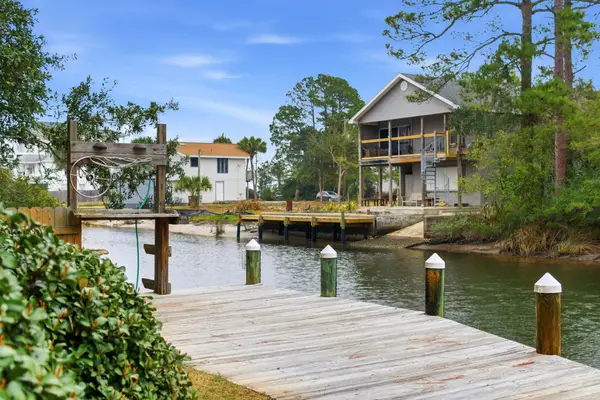 1682 College Parkway, Gulf Breeze, FL 32563