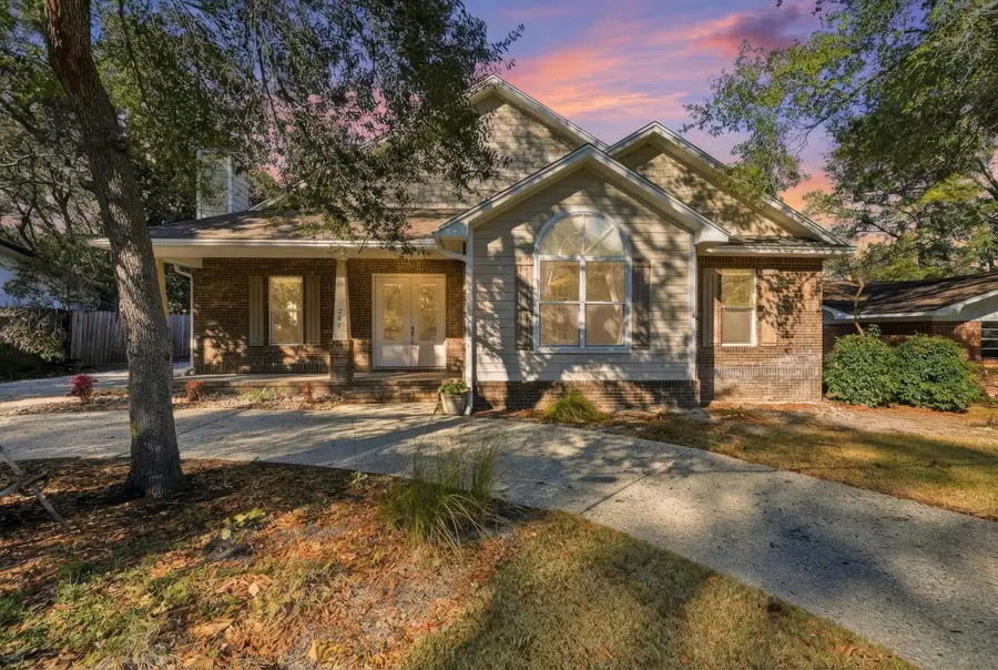 266 Florida Avenue, Valparaiso, FL 32580 - #2