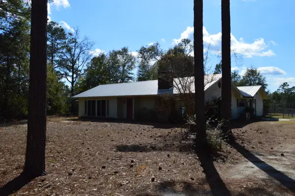 646 Millard Gainey Road, DeFuniak Springs, FL 32435
