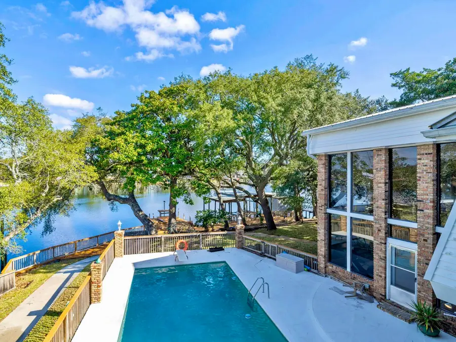 315 NW Vaughan Street, Fort Walton Beach, FL 32548 - #2