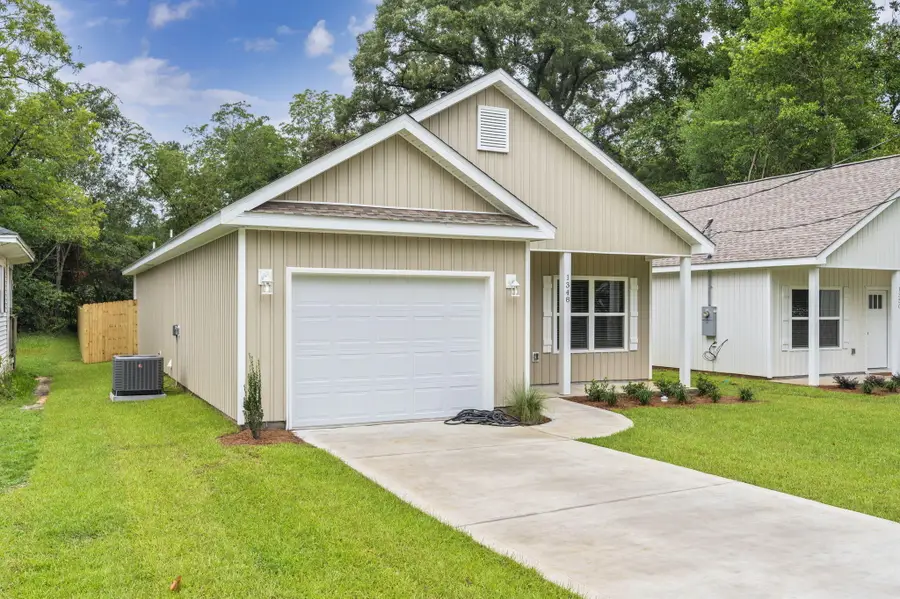 1357 E Chestnut Avenue, Crestview, FL 32539 - #3