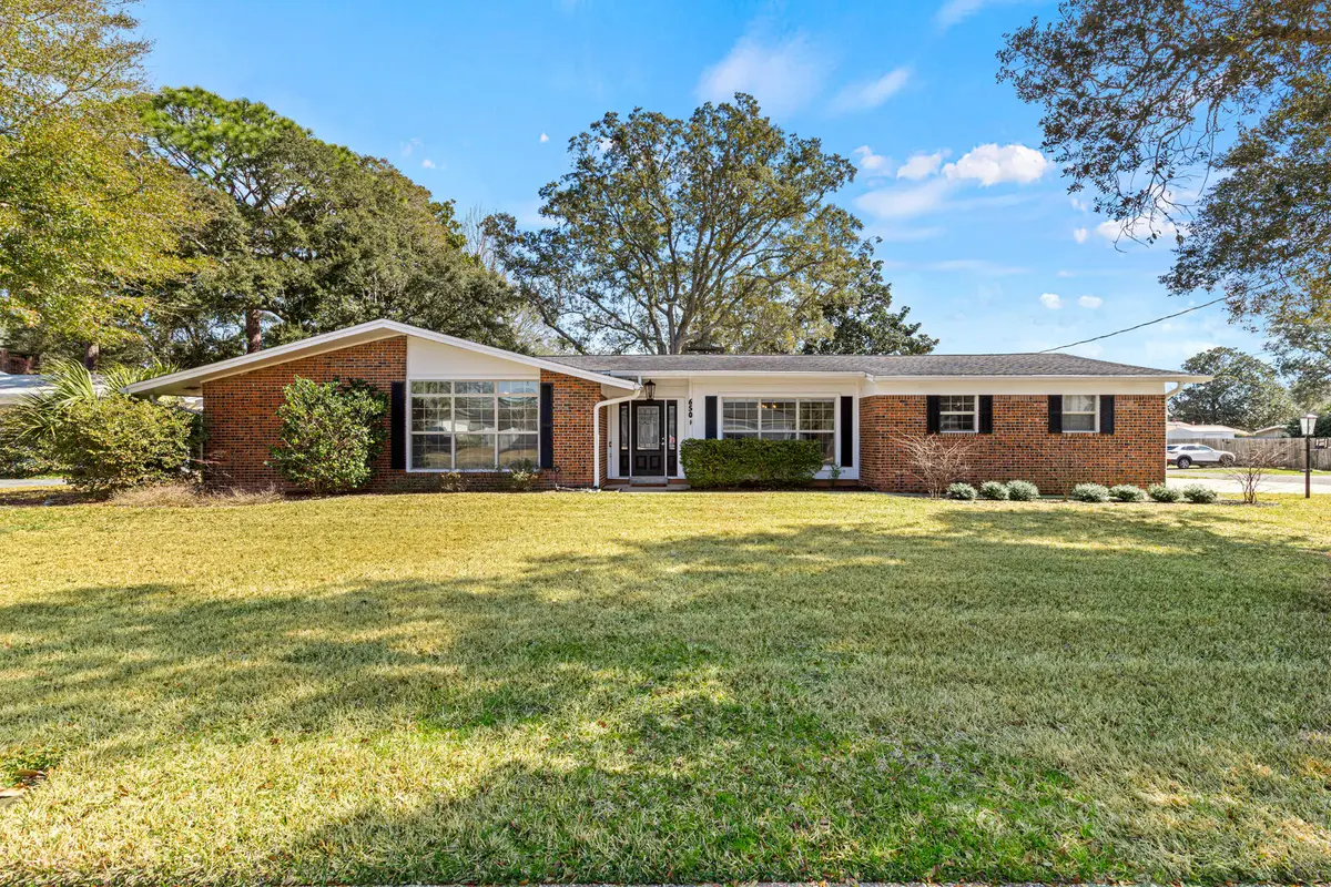 650 NE Country Club Avenue, Fort Walton Beach, FL 32547 - #1