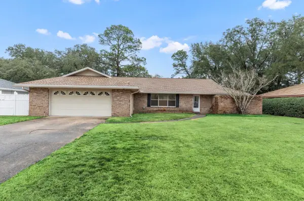 15 Lake Lorraine Circle, Shalimar, FL 32579