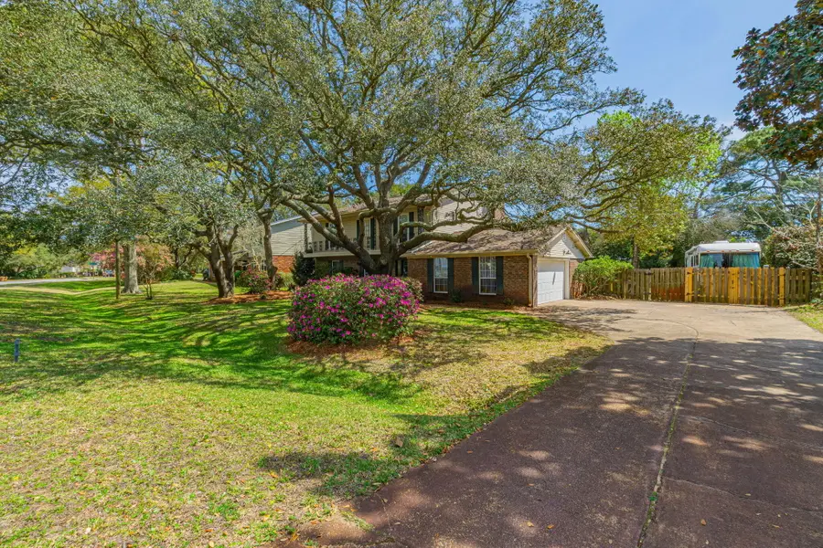 256 NE Yacht Club Drive, Fort Walton Beach, FL 32548 - #3