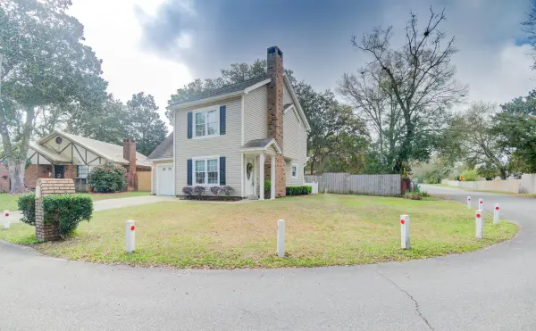 607 Lloyd Street, Fort Walton Beach, FL 32547