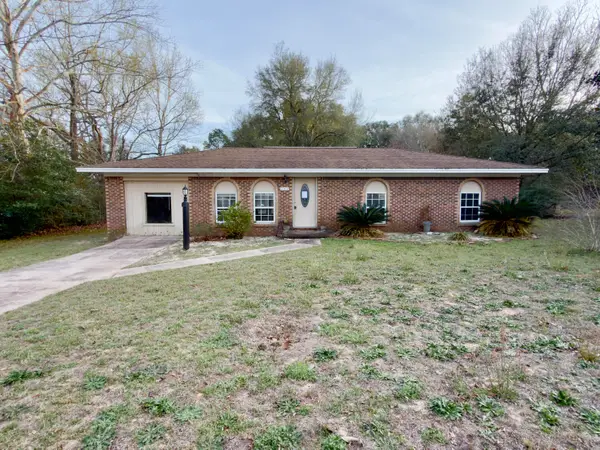 208 Forrest Parkway, Crestview, FL 32539