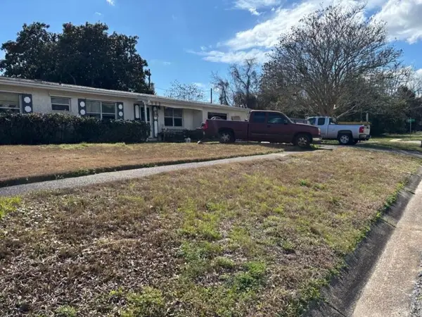 111 N Lorraine Drive, Mary Esther, FL 32569