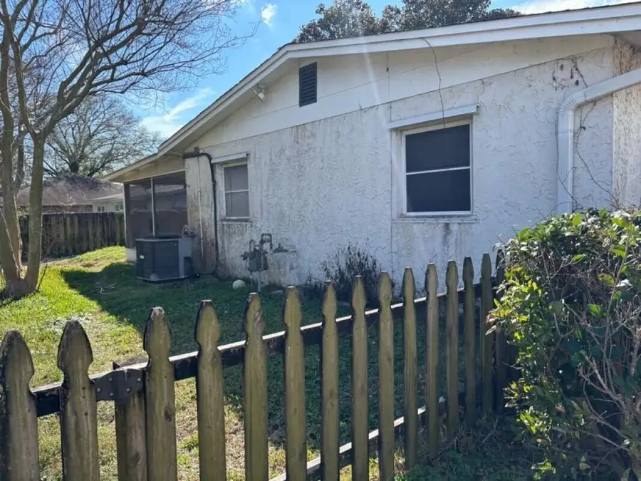 111 N Lorraine Drive, Mary Esther, FL 32569 - #3