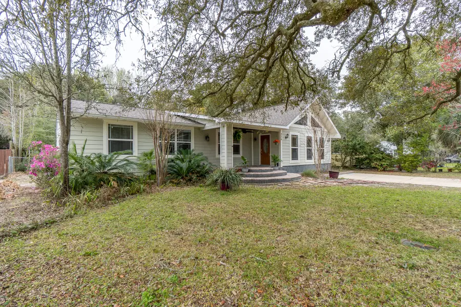 236 NE Bradley Drive, Fort Walton Beach, FL 32547 - #2