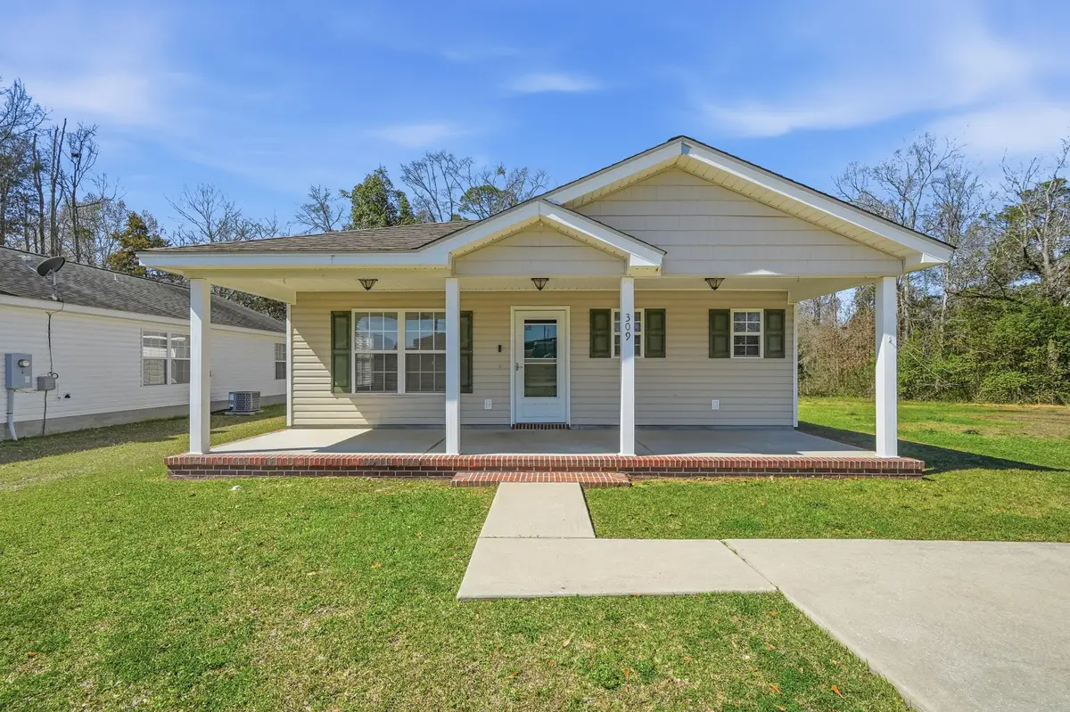 309 Rangeline Street, Bonifay, FL 32425 - #1