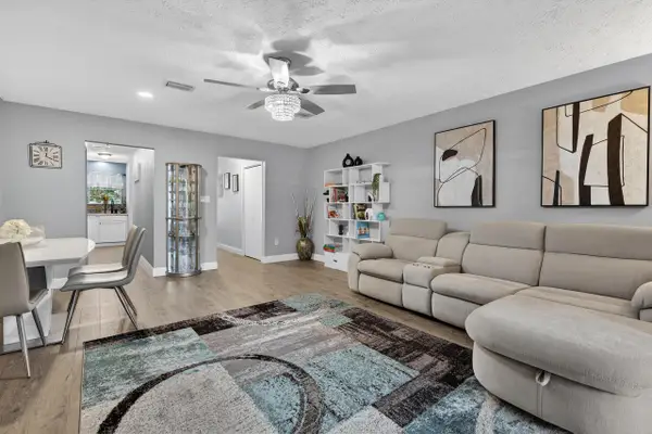 35 10th Street #D, Shalimar, FL 32579