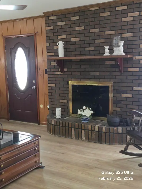 3687 Airport Road, Crestview, FL 32539