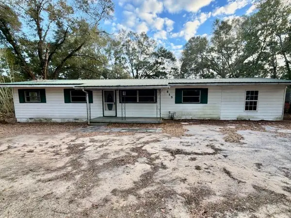 515 E Robinson Avenue, Crestview, FL 32539