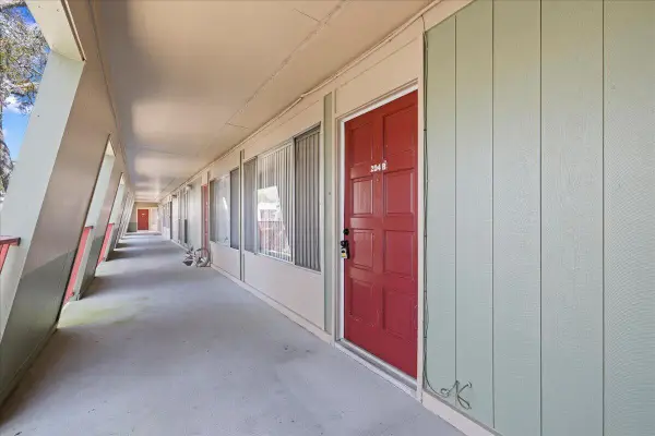 210 Pelham Road #204B, Fort Walton Beach, FL 32547