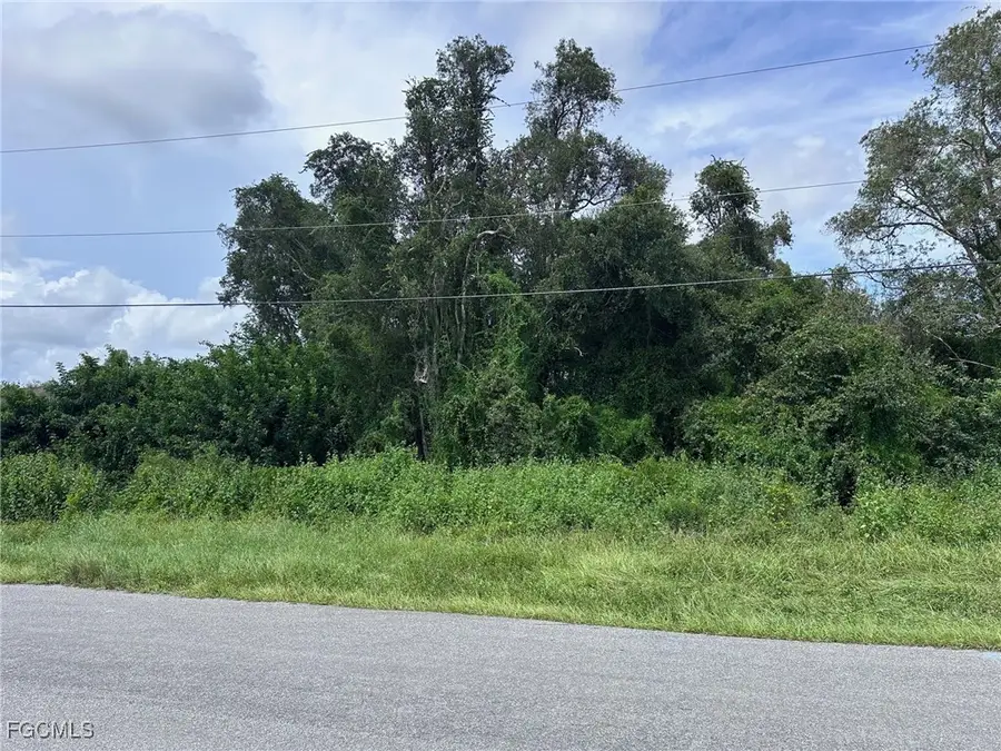 104 Zobora Circle, Fort Myers, FL 33913 - Image #2