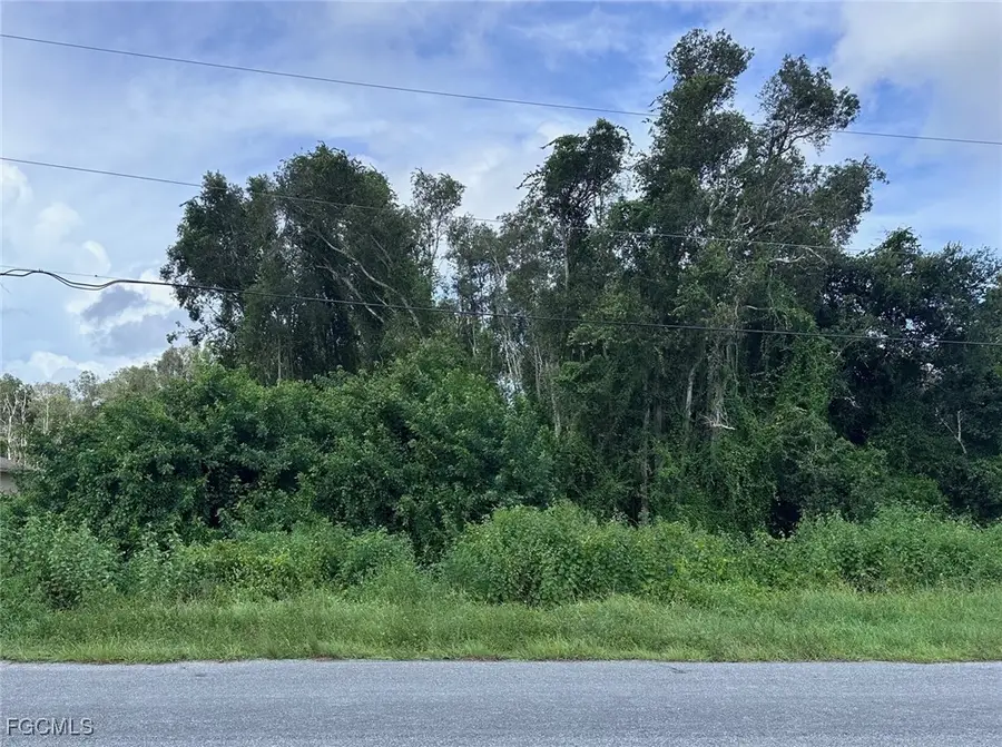 104 Zobora Circle, Fort Myers, FL 33913 - Image #3