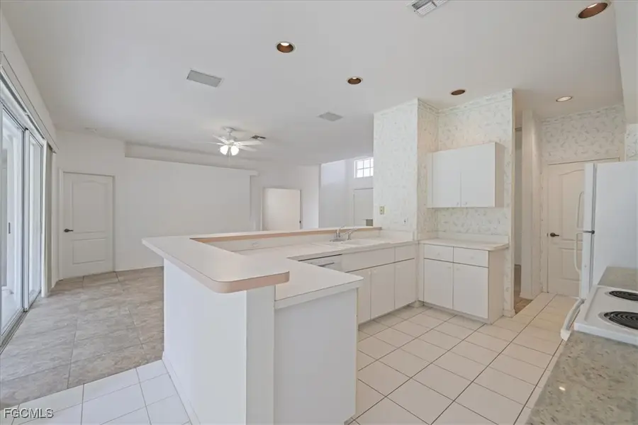8207 Breton Circle, Fort Myers, FL 33912 - #2