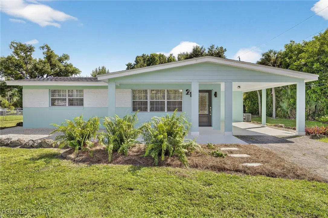 21 E Mariana Avenue, North Fort Myers, FL 33917 - Image #1