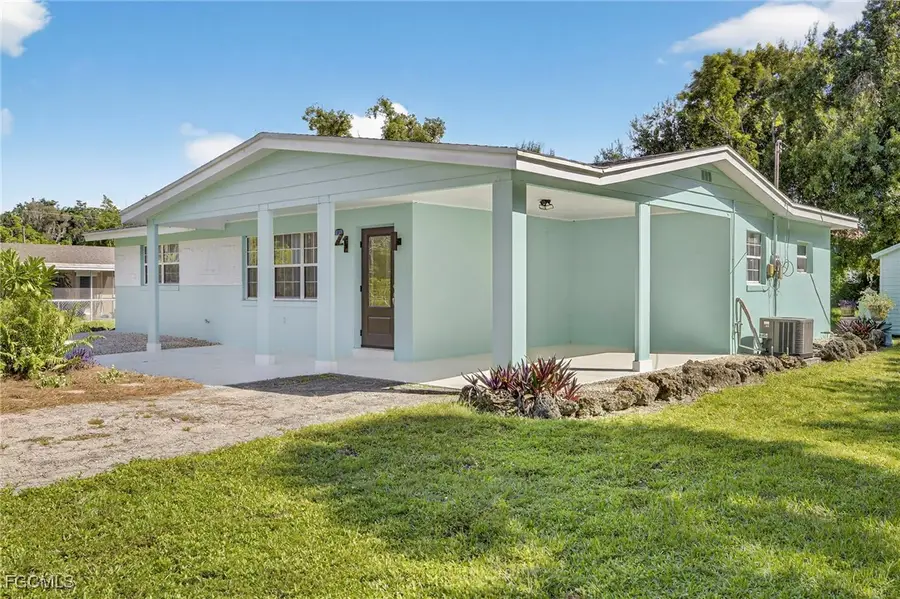 21 E Mariana Avenue, North Fort Myers, FL 33917 - Image #2