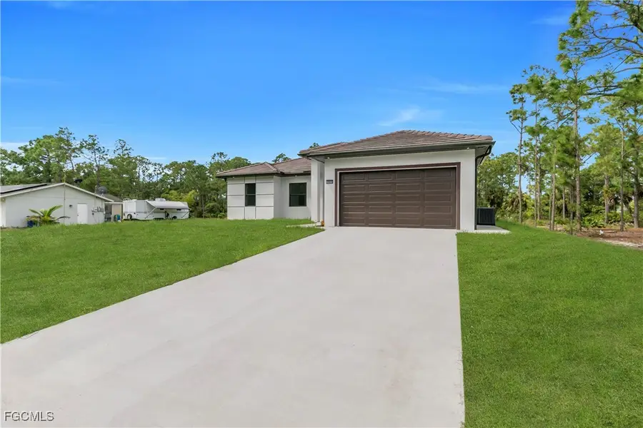 1689 Palmetto Avenue, Lehigh Acres, FL 33972 - Image #3