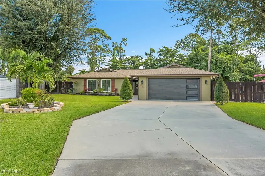 2474 King Arthurs Court, Fort Myers, FL 33912 - Image #2