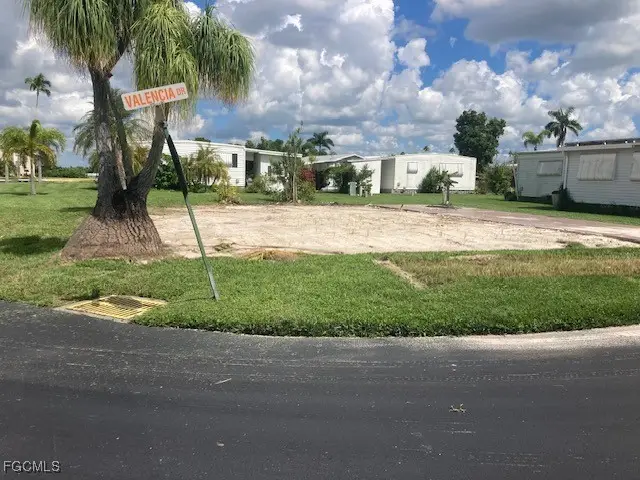 270 Valencia Drive, Fort Myers, FL 33905 - Image #2