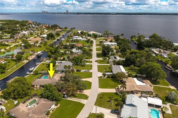 1860 Marina Circle, North Fort Myers, FL 33903