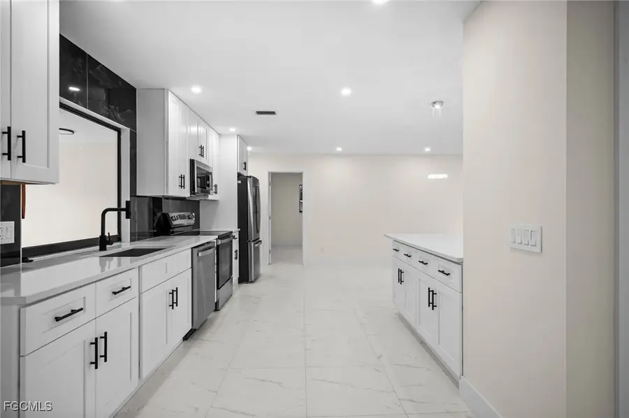 14725 Kimberly Lane, Fort Myers, FL 33908 - Image #2