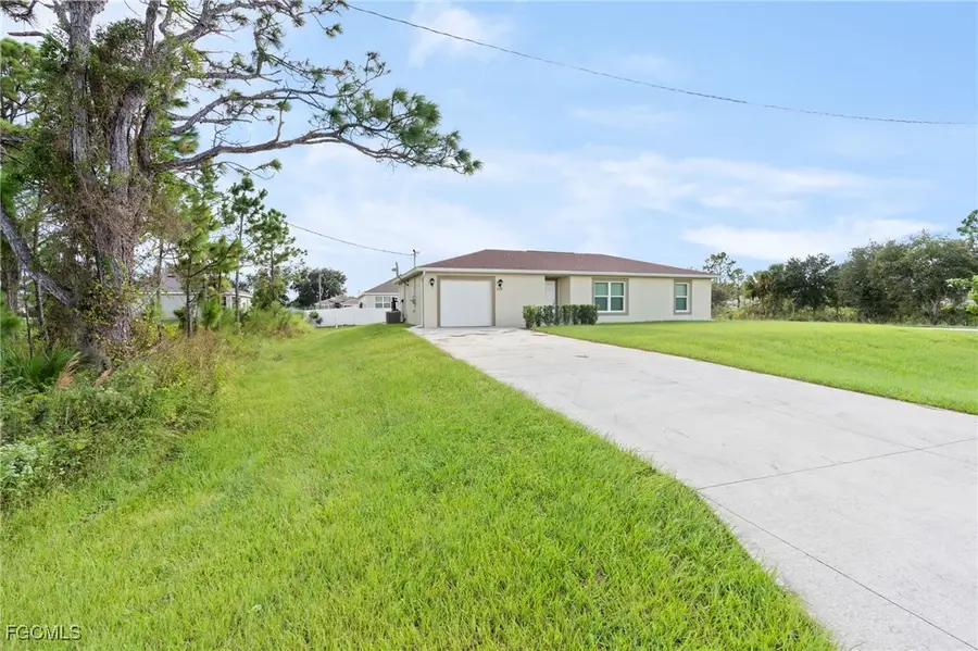 559 Roscoe Street, Lehigh Acres, FL 33972 - Image #2