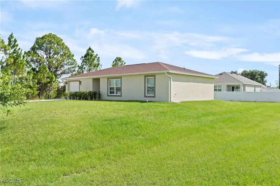 559 Roscoe Street, Lehigh Acres, FL 33972 - Image #3