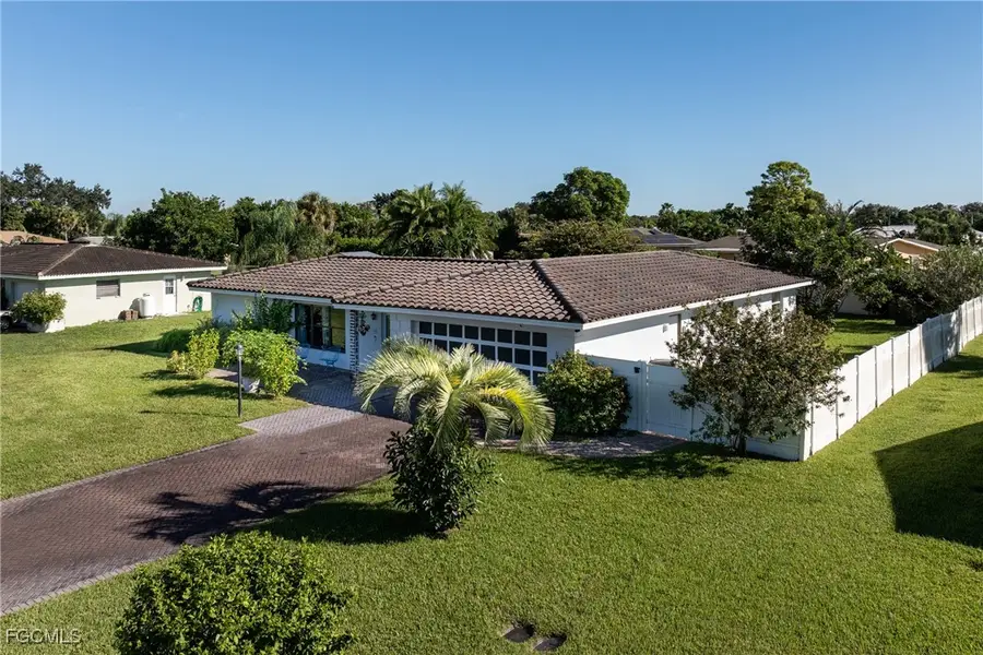 211 Richmond Avenue S, Lehigh Acres, FL 33936 - Image #2