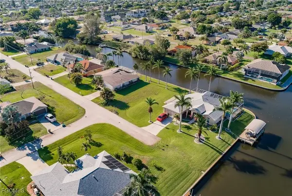 144 SW 34th Lane, Cape Coral, FL 33914