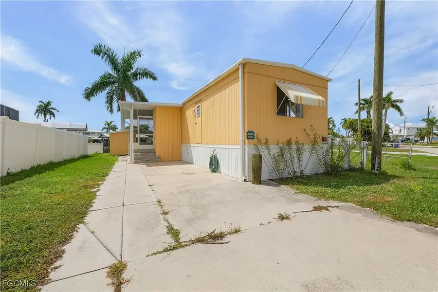 3851 Coconut Drive, Saint James City, FL 33956 - Image #2