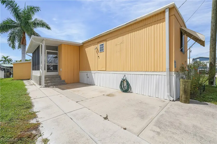 3851 Coconut Drive, Saint James City, FL 33956 - Image #3