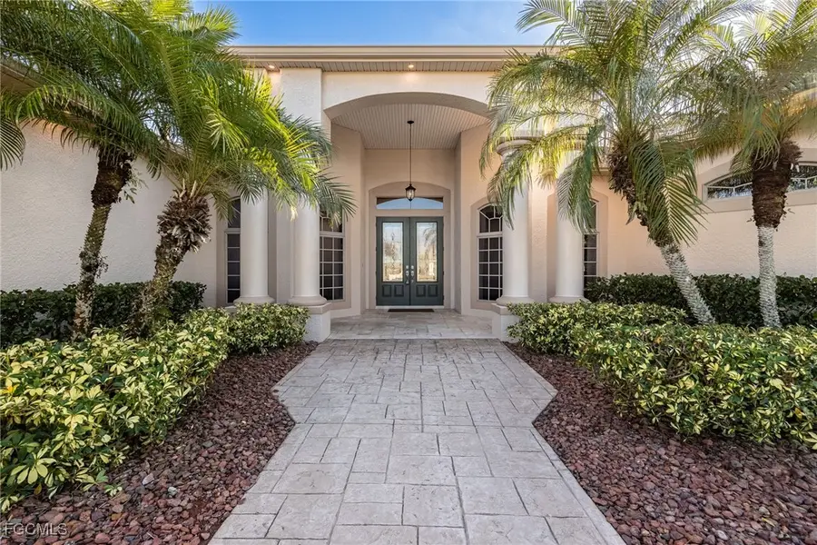 8230 Hunters Glen Circle, North Fort Myers, FL 33917 - Image #2