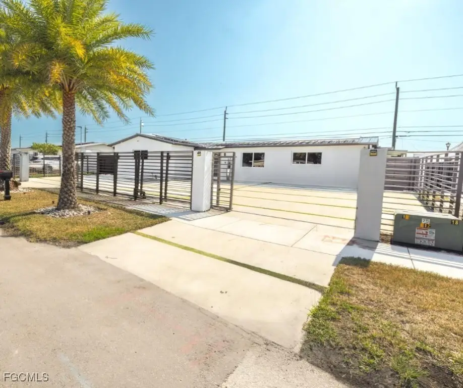 18250 Nw 86 Th Ave, Hialeah, FL 33015 - Image #1