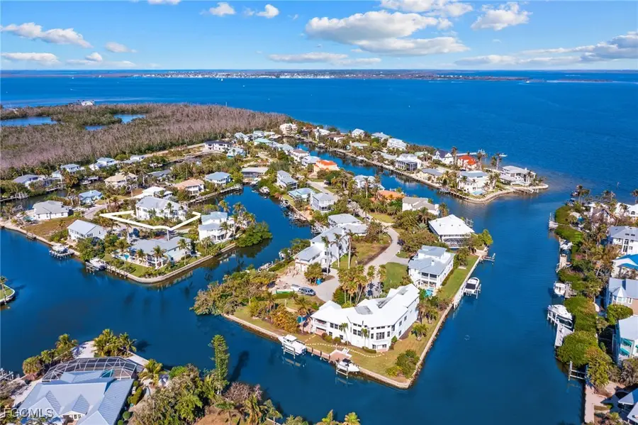 1730 Jewel Box Drive, Sanibel, FL 33957 - Image #2