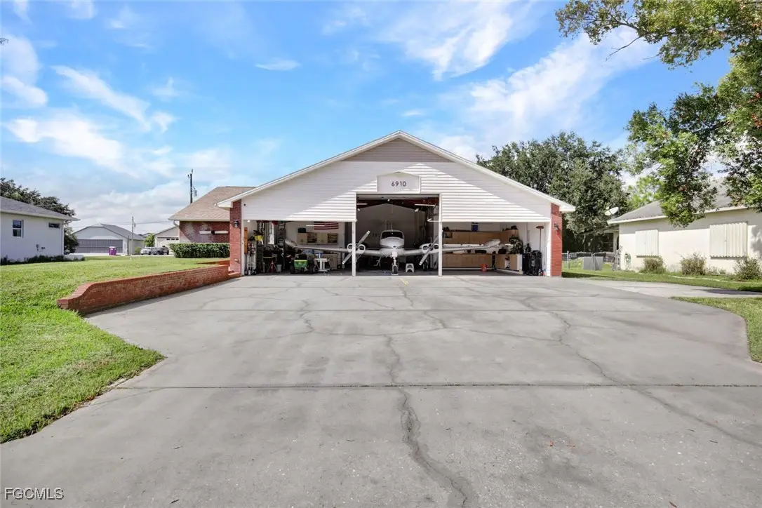 6910 Circle Drive, Fort Myers, FL 33905 - Image #1