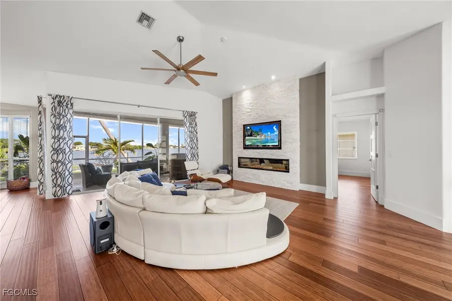 213 SE 6th Street, Cape Coral, FL 33990 - Image #2